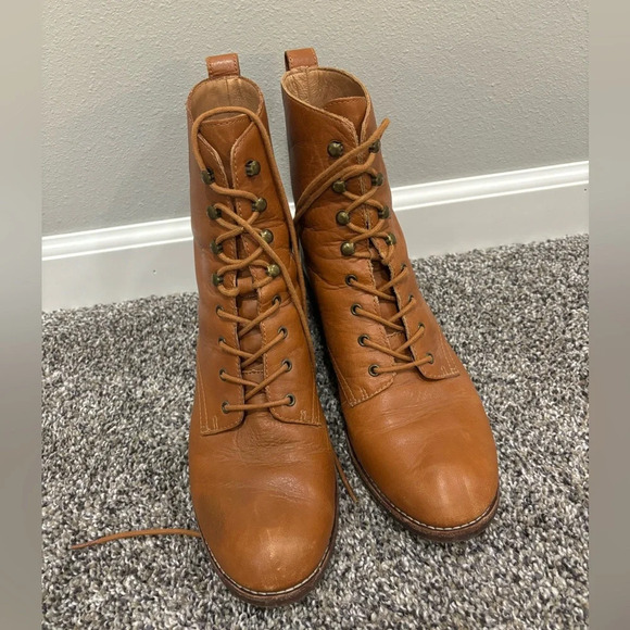 Madewell Shoes - Madewell lace up women’s leather boots - size 10